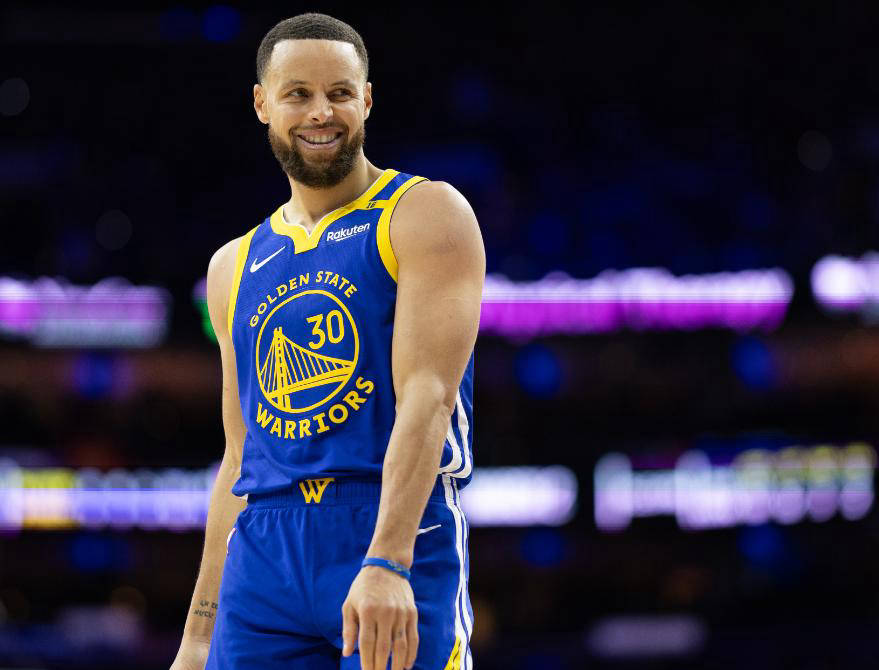 爱游戏体育-包含库里连续十二场比赛得分超过出色防守，拜仁挑战极限！的词条