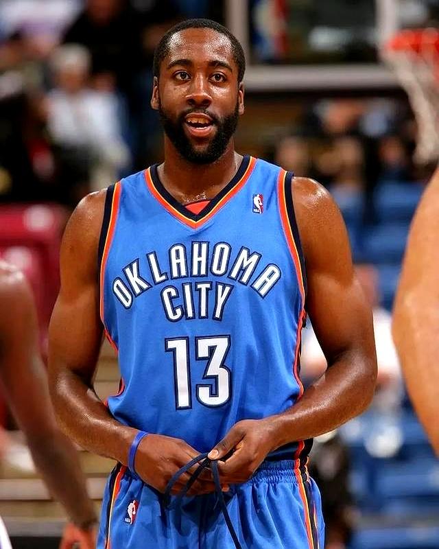 爱游戏体育-关于哈登回归赛场，突破纪录首场状态亮眼，西班牙队观众沸腾！的信息